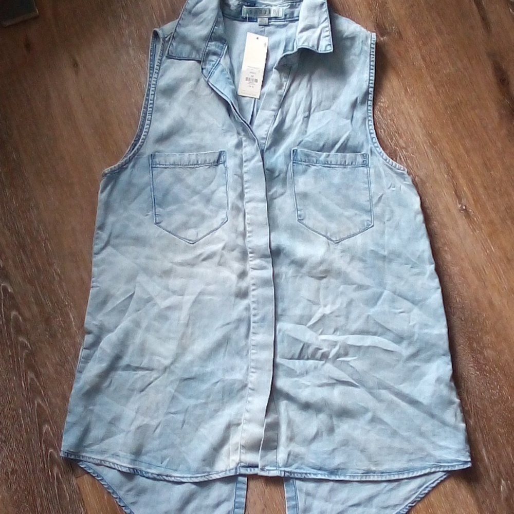 NWT: HARPER, 100% TENCEL, SLEEVELESS, HI-LOW, JEAN BLOUSE.